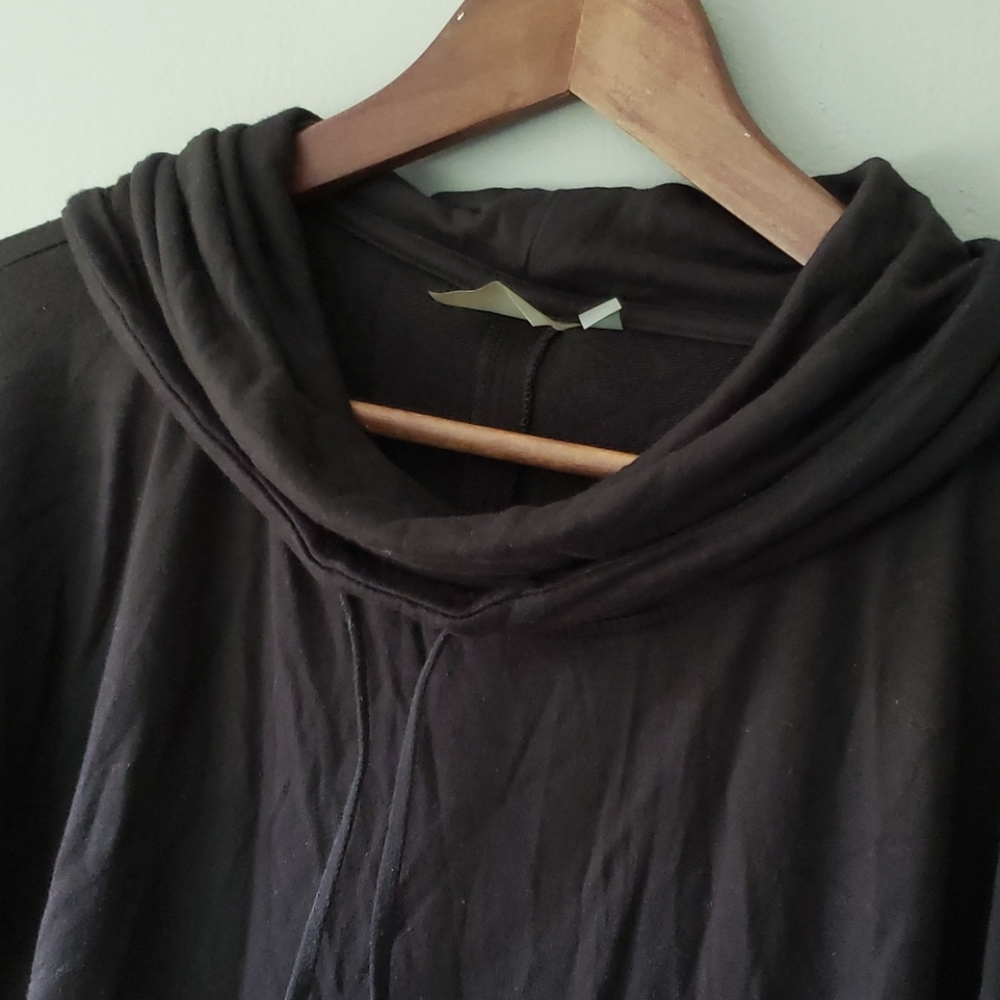 Athleta longsleeve cowlneck top
